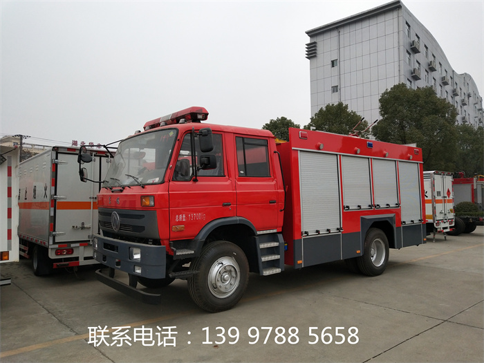 江特牌東風5噸水罐消防車